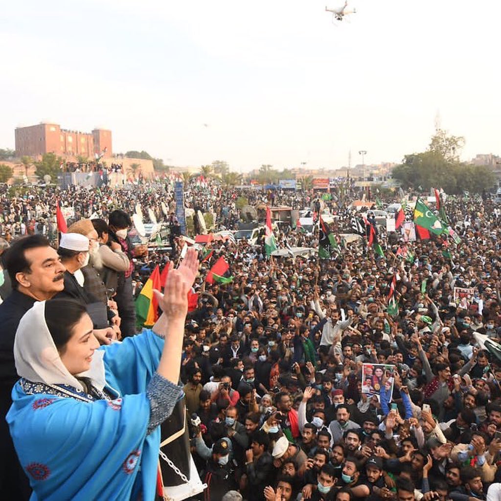 Five Times Asifa Bhutto Looked Like Her Mother Benazir Bhutto