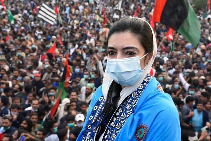 Five Times Asifa Bhutto Looked Like Her Mother Benazir Bhutto