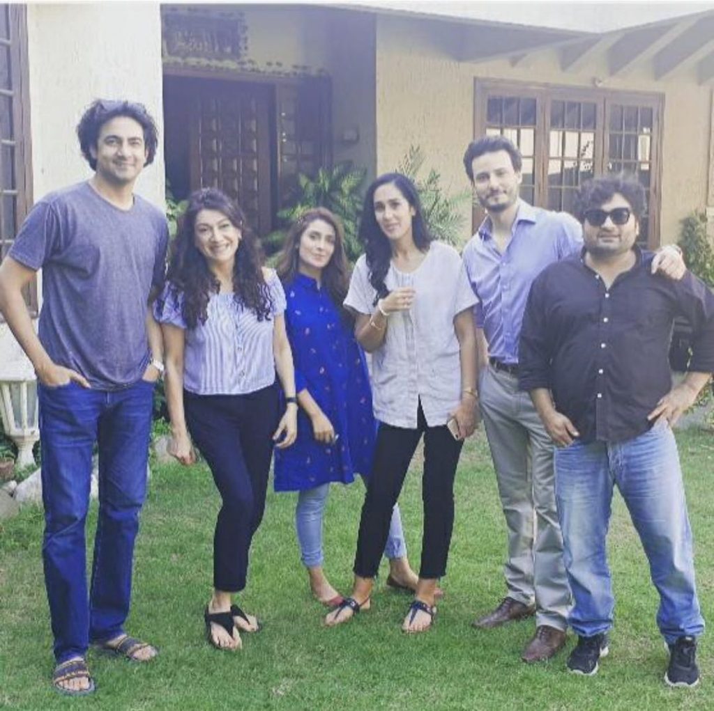 Off-Screen Pictures of Danish Nawaz With Fellow Friends