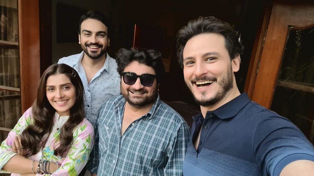 Off-Screen Pictures of Danish Nawaz With Fellow Friends