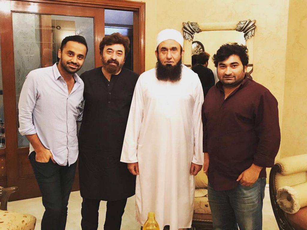 Off-Screen Pictures of Danish Nawaz With Fellow Friends