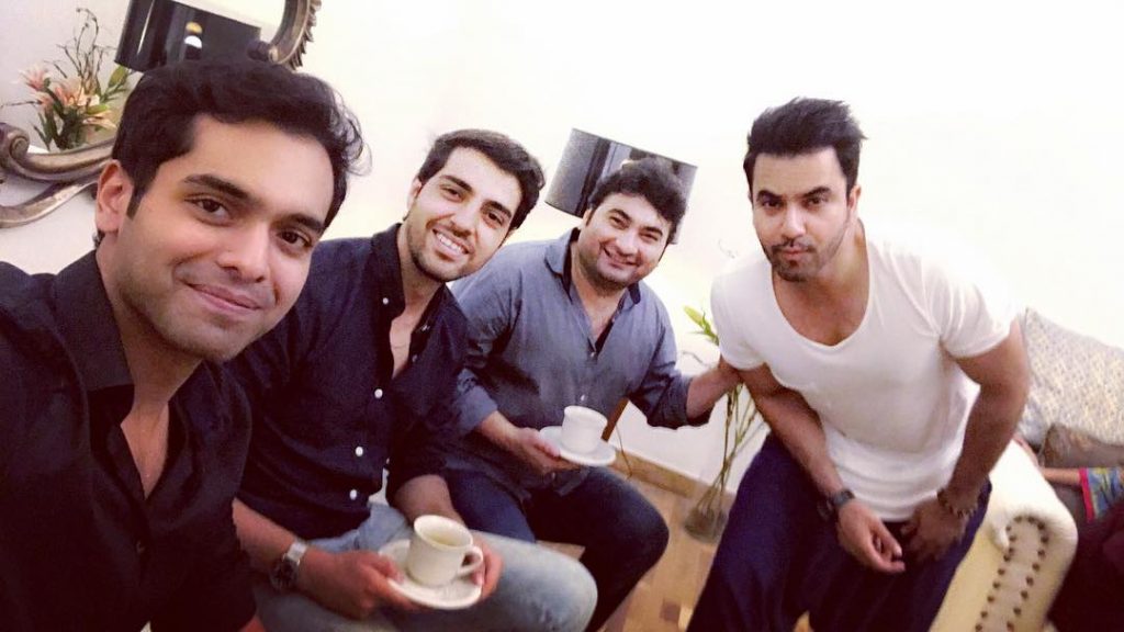 Off-Screen Pictures of Danish Nawaz With Fellow Friends