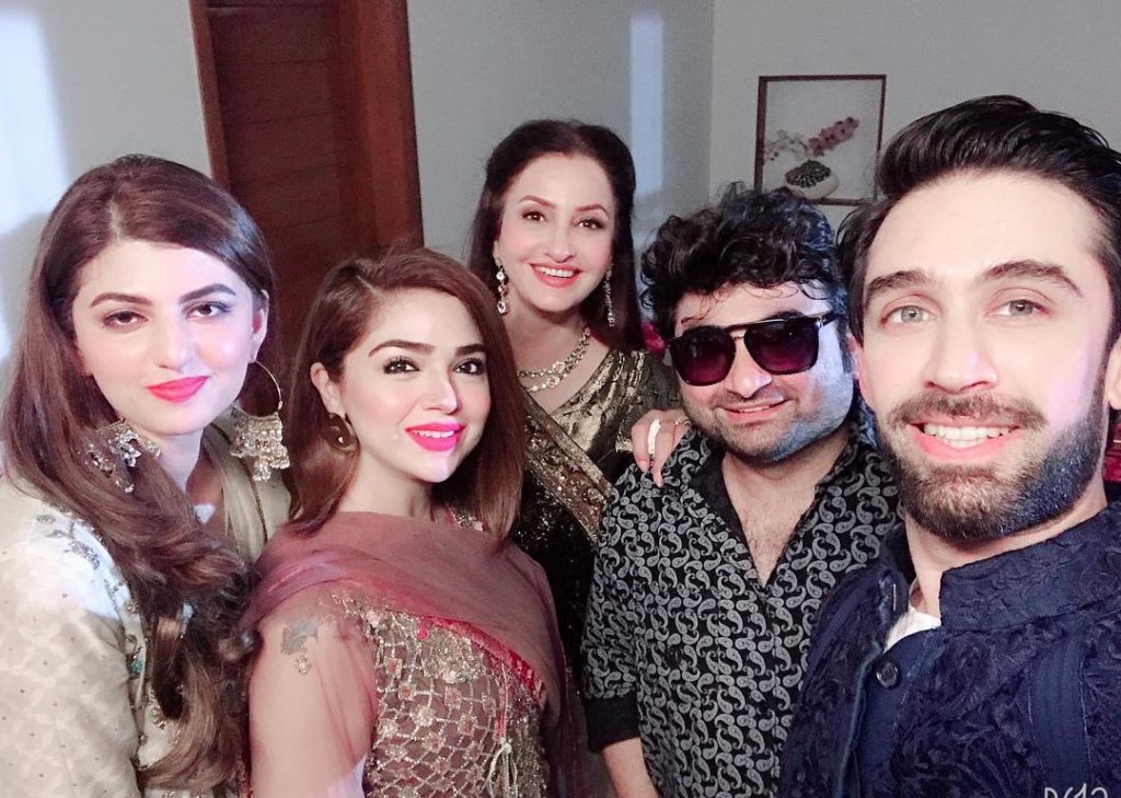 Off-Screen Pictures of Danish Nawaz With Fellow Friends