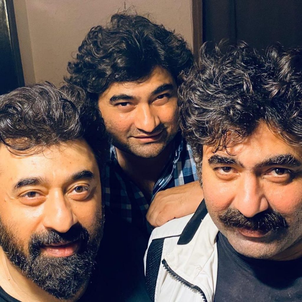 Off-Screen Pictures of Danish Nawaz With Fellow Friends