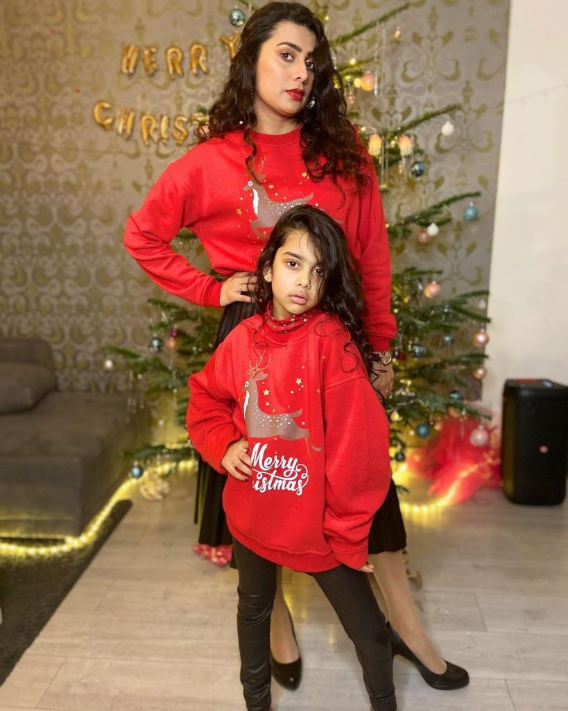 Fia Khan's Christmas Pictures With Family