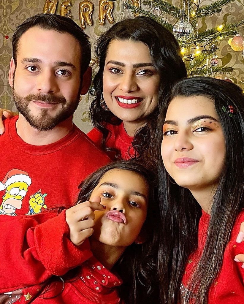 Fia Khan's Christmas Pictures With Family