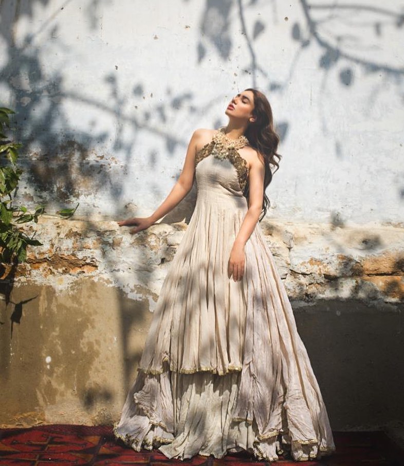 Latest Photoshoot Featuring The Stunner Mahira Khan