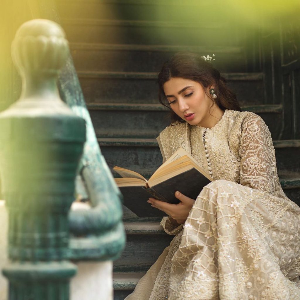 Latest Photoshoot Featuring The Stunner Mahira Khan