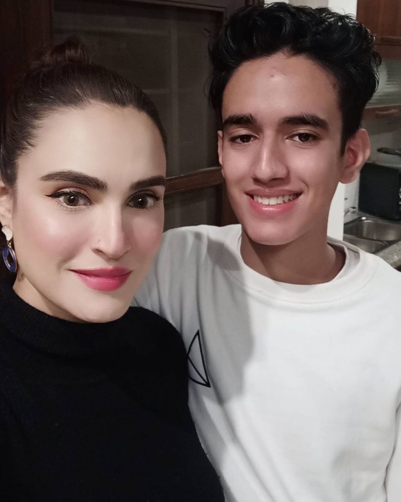 10 Lovely Pictures of Nadia Hussain with Her Son