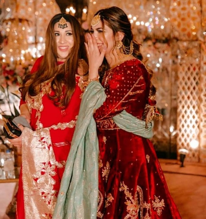 Exclusive Pictures From Mehndi Event Of Naimal Khawar's Sister