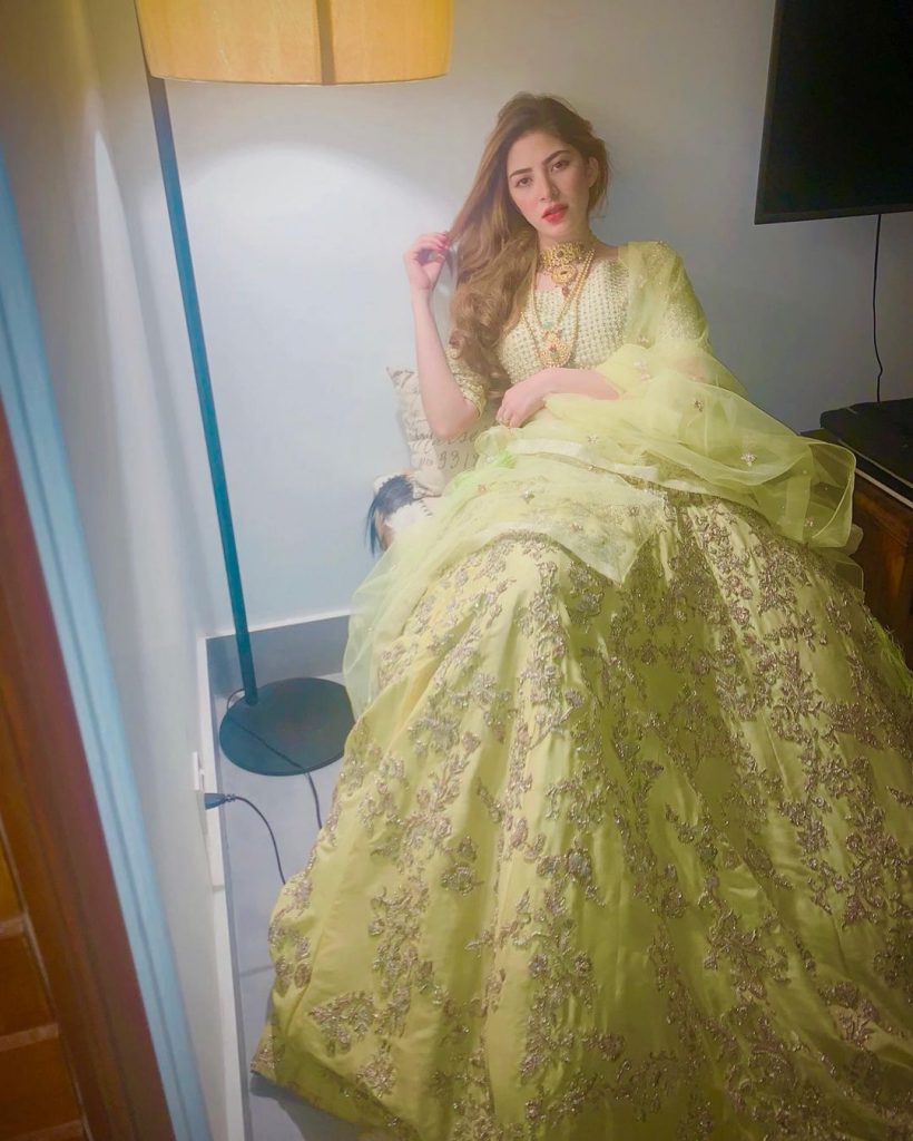 Exclusive Pictures From Mehndi Event Of Naimal Khawar's Sister