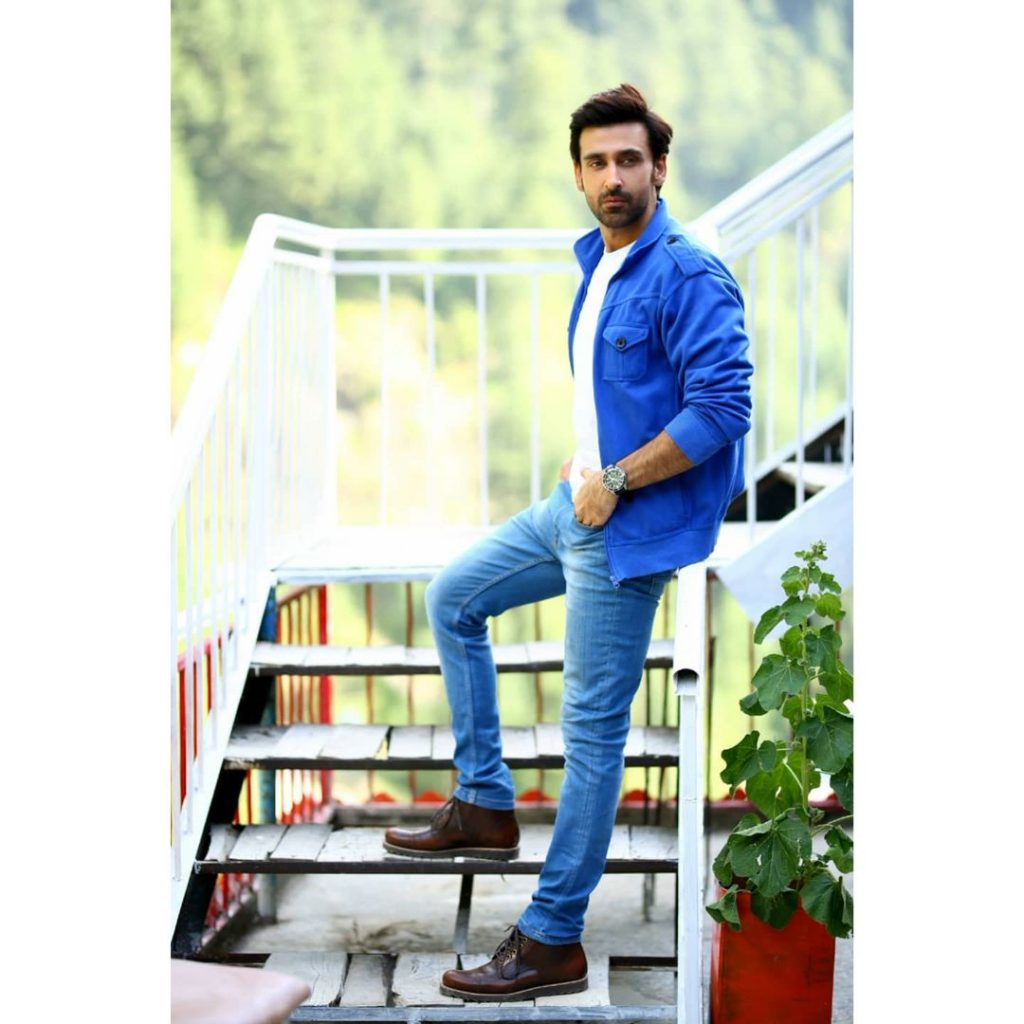 Intense Poses of Sami Khan That Will Melt Your Heart