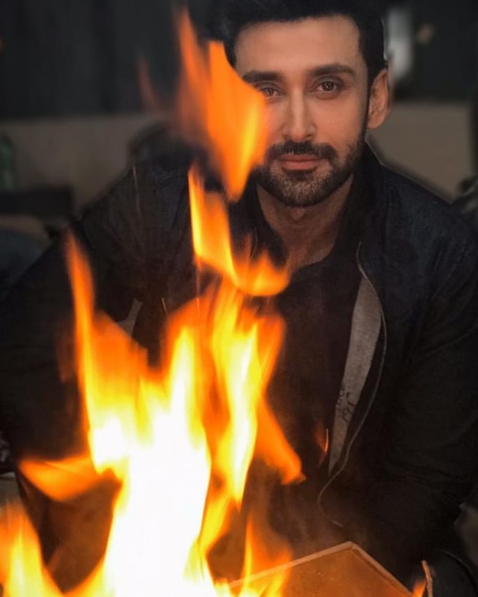 Intense Poses of Sami Khan That Will Melt Your Heart