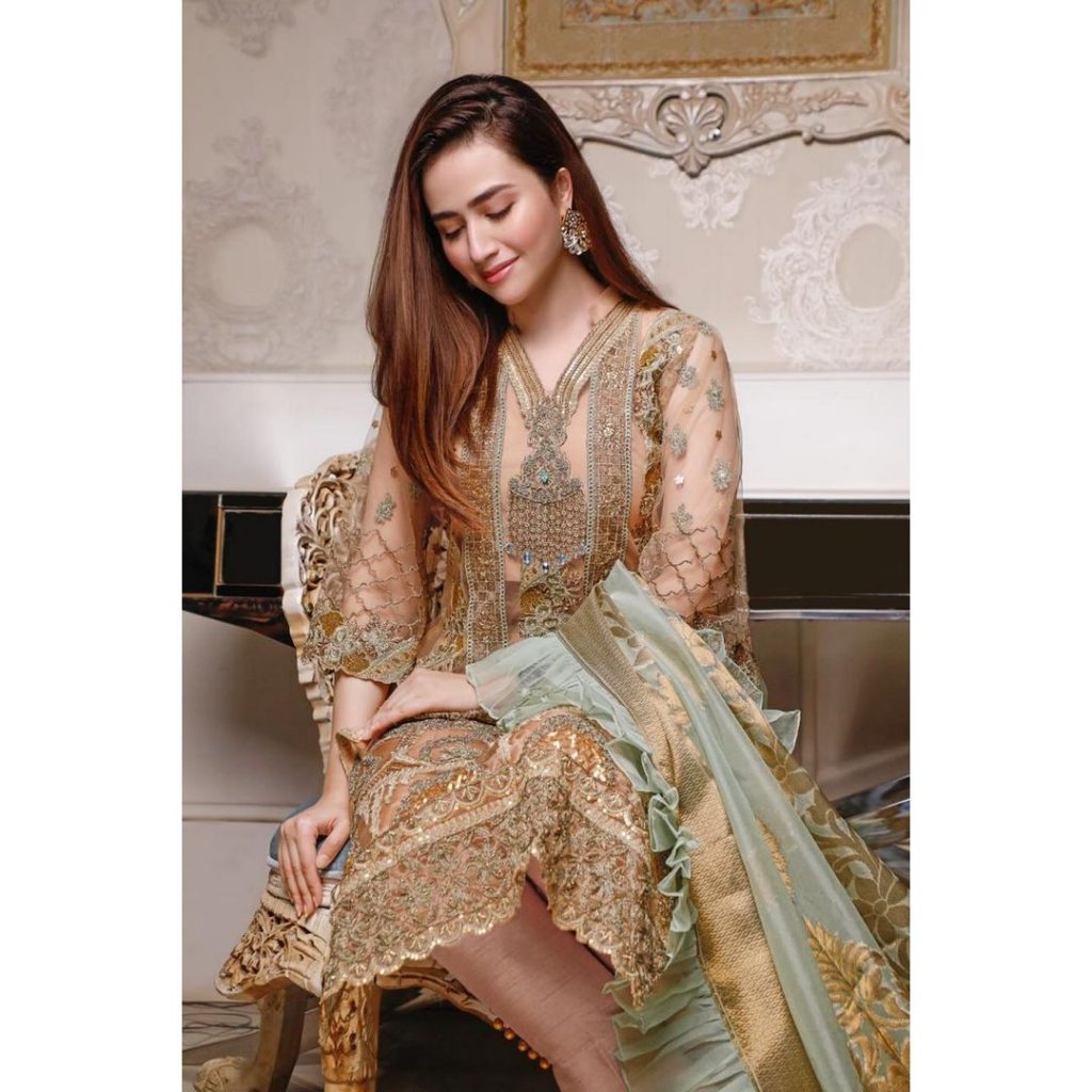 Latest Photos of Sana Javed in Simple Shalwar Kameez