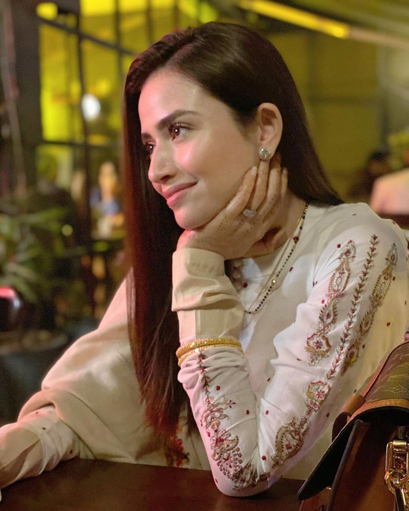 Latest Photos of Sana Javed in Simple Shalwar Kameez