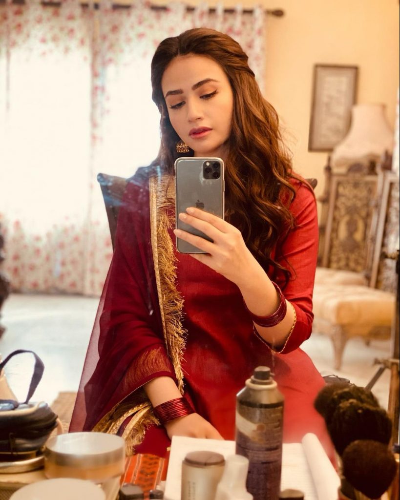 Latest Photos of Sana Javed in Simple Shalwar Kameez