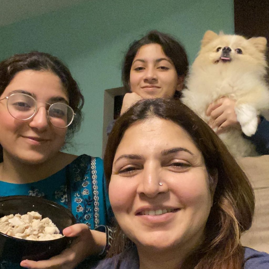 Latest Pictures of Shagufta Ejaz With Her Family