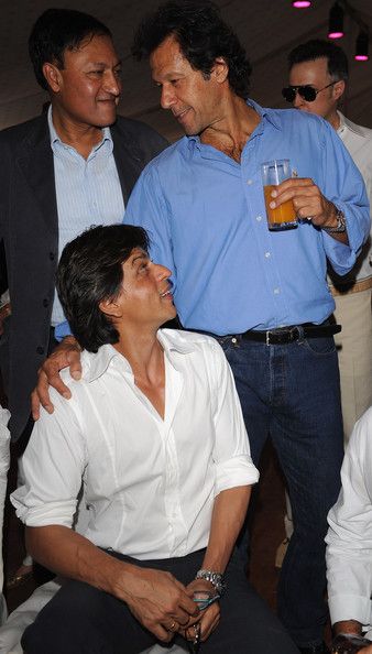 Why Imran Khan Scolded Shahrukh Khan?