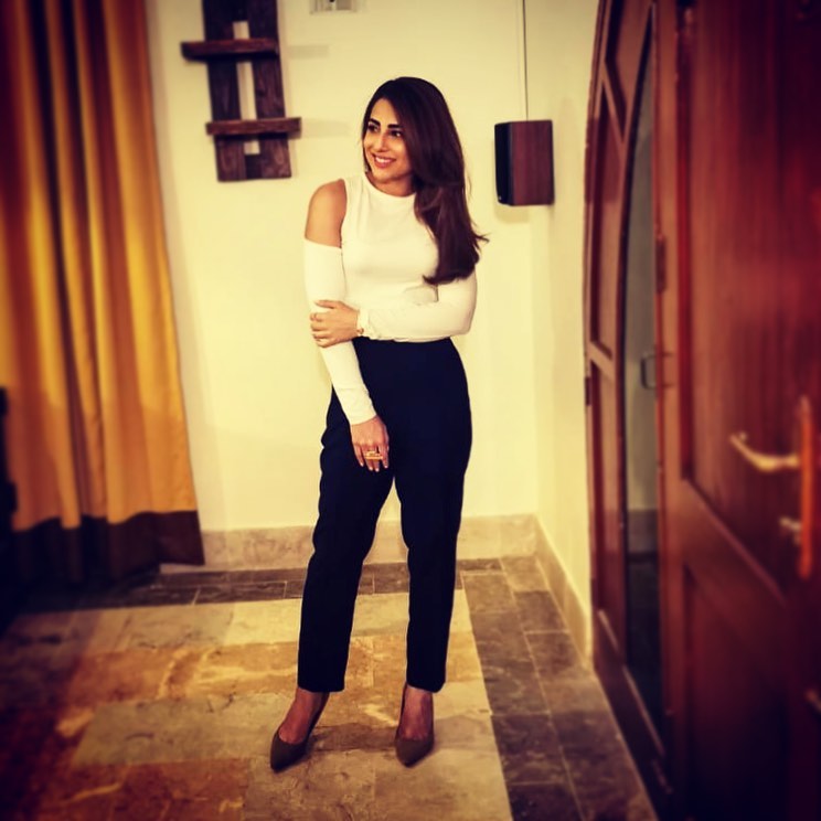 Best Pictures of Ushna Shah in Western Attire