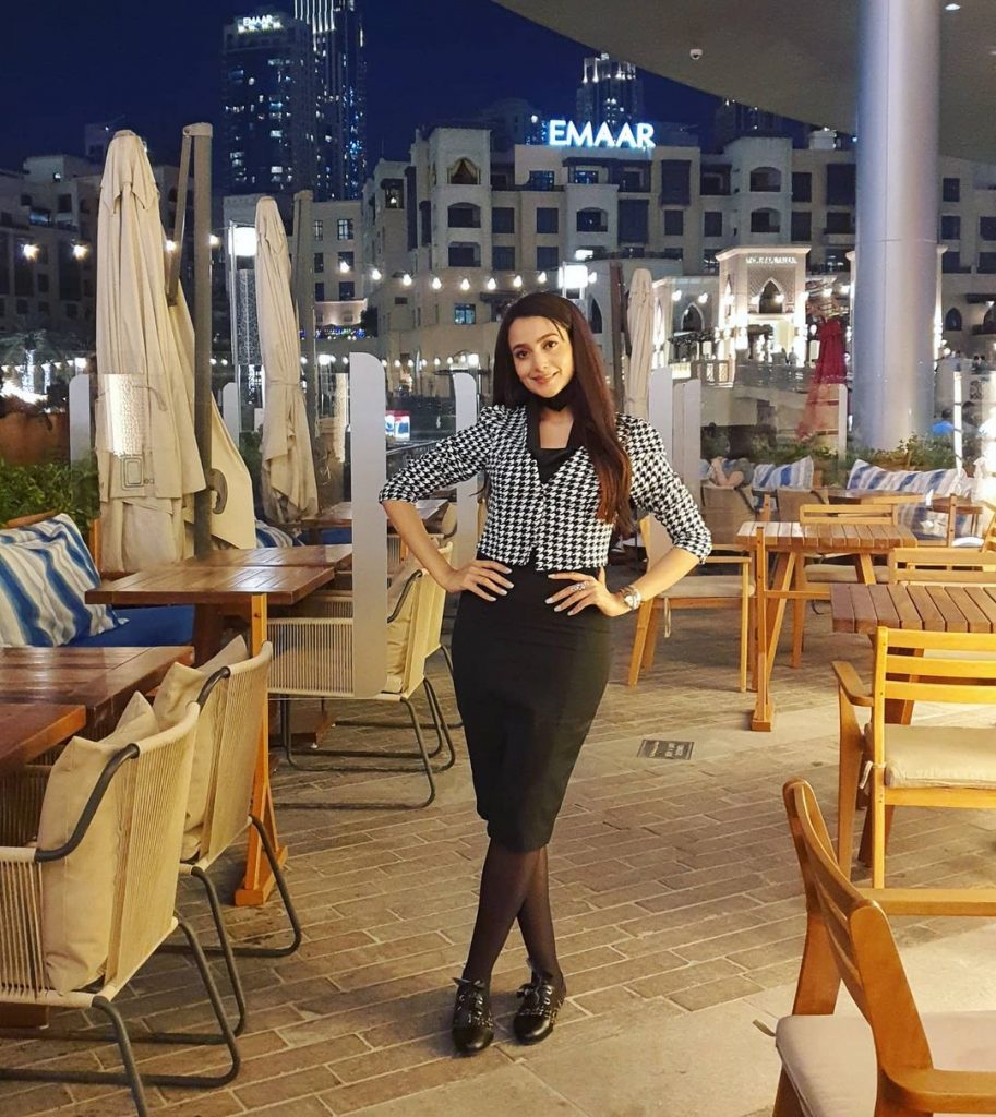 Zarnish Khan Enjoying Holidays In Dubai