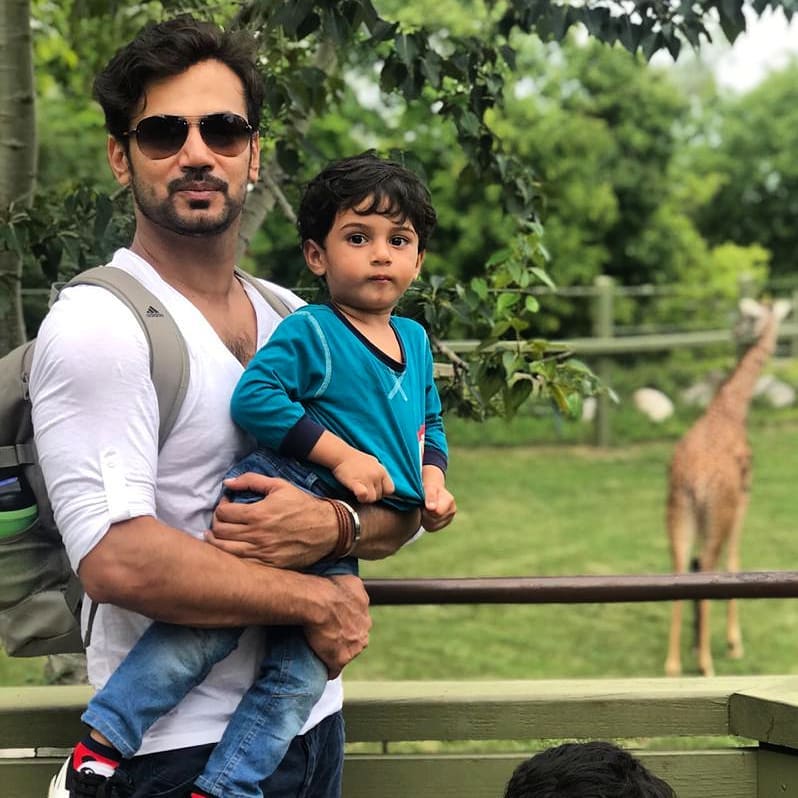 Latest Pictures of Zahid Ahmed With His Wife