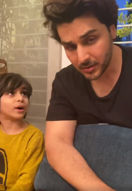Latest Photos of Ahsan Khan With His Sons