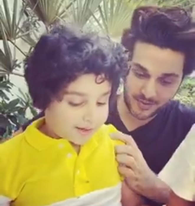 Latest Photos of Ahsan Khan With His Sons