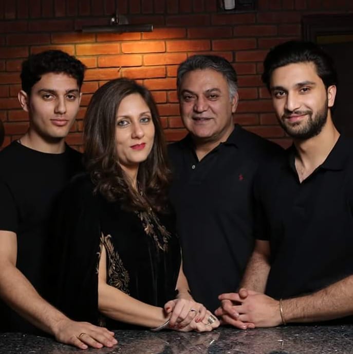 Adorable Photos of Asif Raza Mir and Family