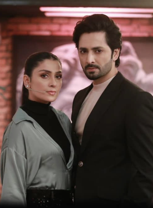 Latest Couple Pictures Of Ayeza Khan And Danish Taimoor