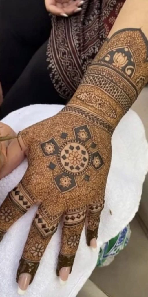 Bakhtawar Bhutto's Mehndi Details - Everything You Need To Know