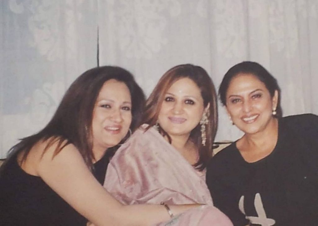 Bushra Ansari Shares Throwbacks With Family And Friends