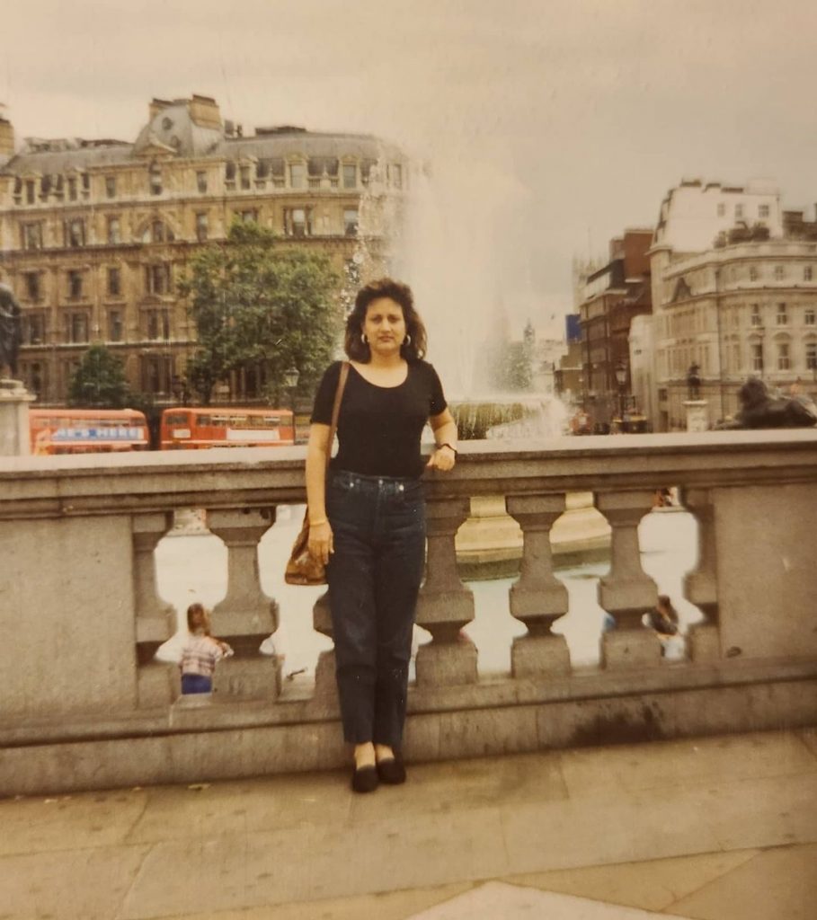 Bushra Ansari Shares Throwbacks With Family And Friends