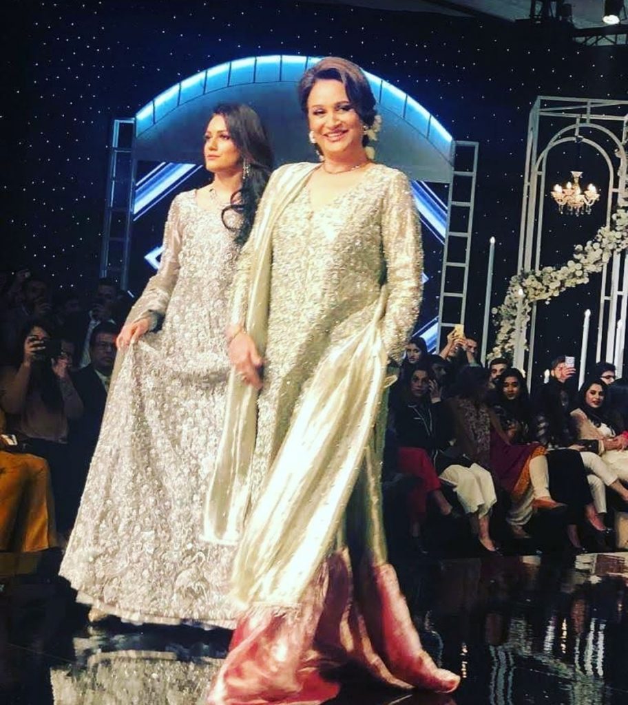 Bushra Ansari Shares Throwbacks With Family And Friends