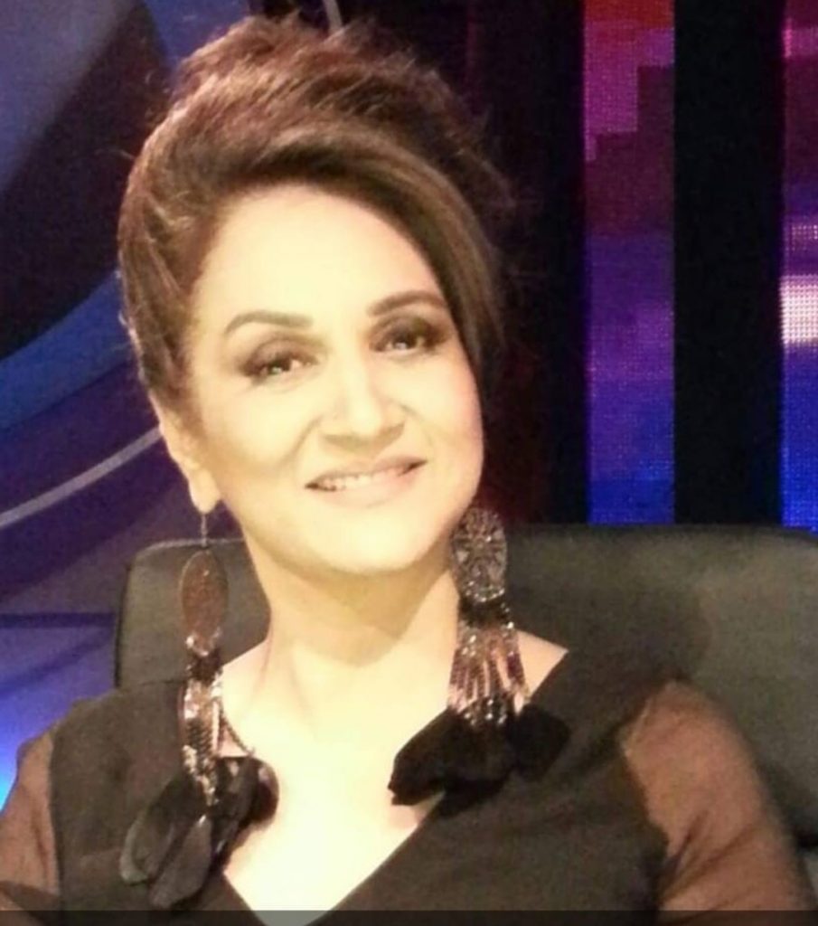 Bushra Ansari Shares Throwbacks With Family And Friends