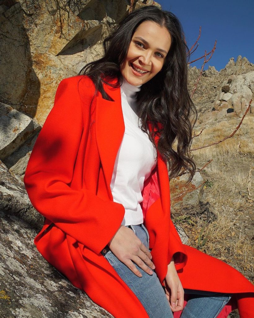 Ertugrul Actress Gulsim Ali Shines Bright In Latest Pictures