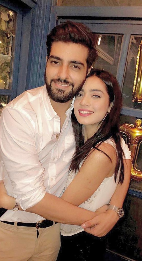 Furqan Qureshi Pictures With Wife