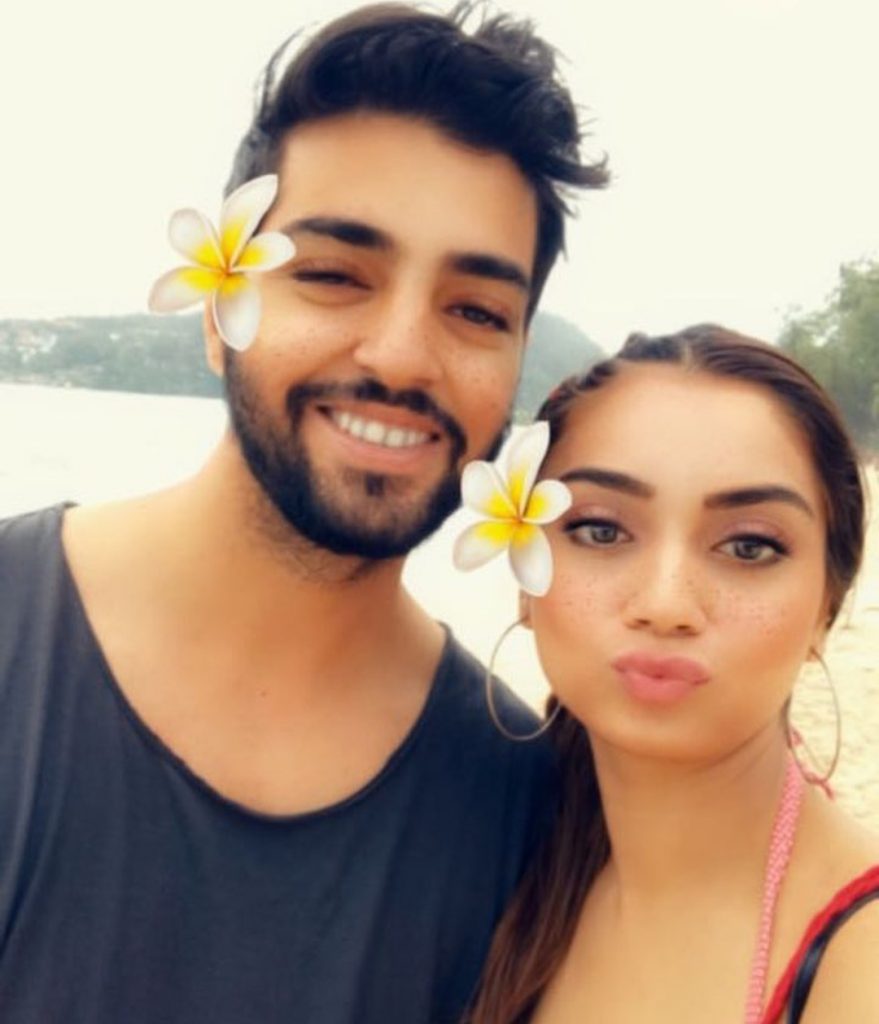 Furqan Qureshi Pictures With Wife