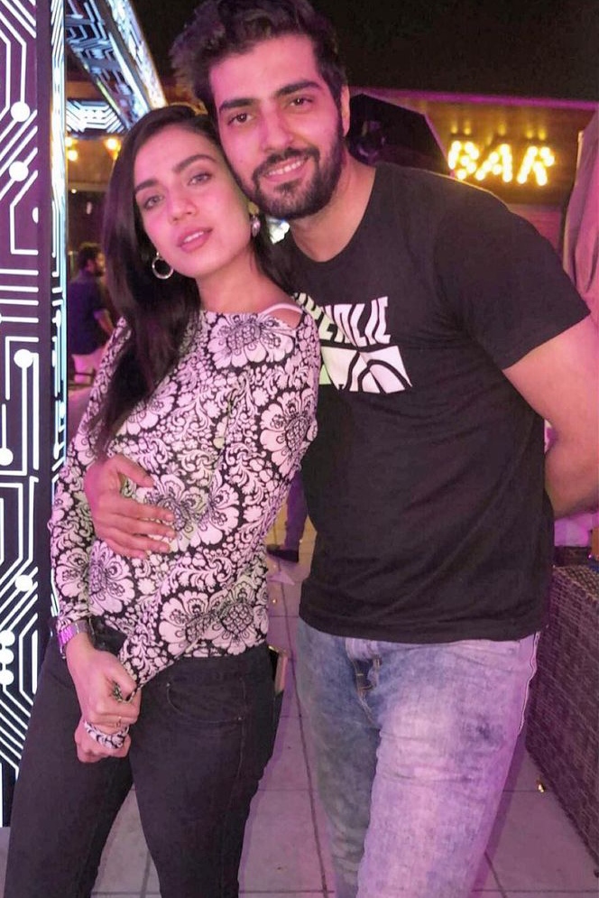 Furqan Qureshi Pictures With Wife