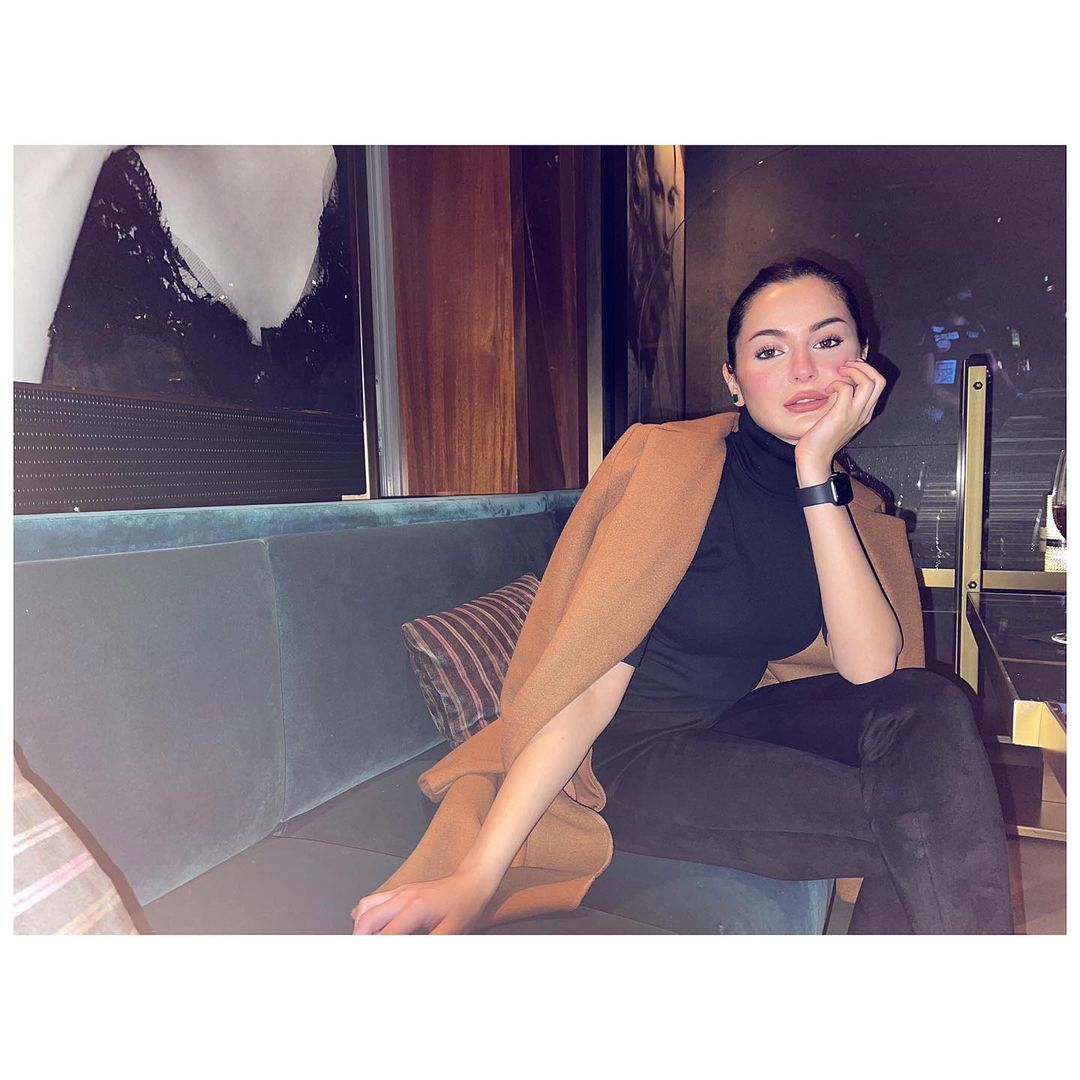 Latest Pictures of Gorgeous Actress Hania Aamir from Dubai