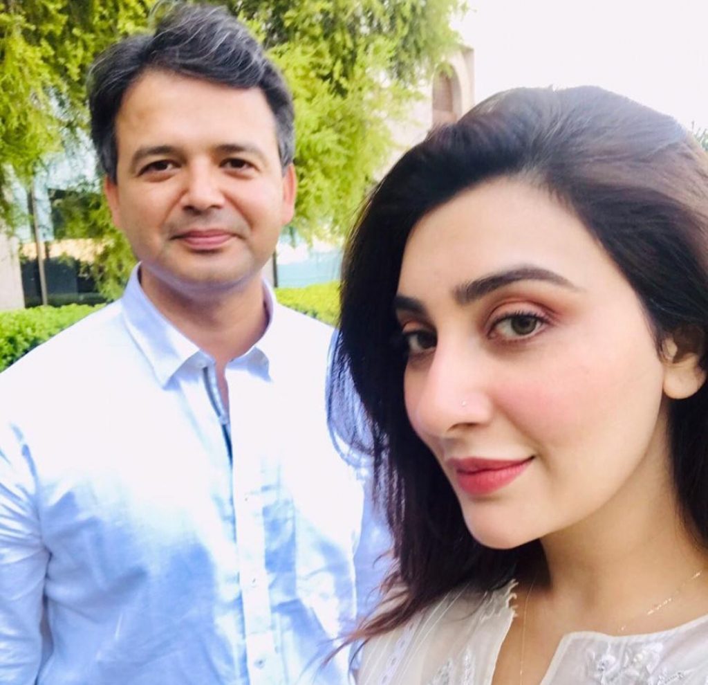 Ayesha Khan Shares New Year Picture With Husband | Reviewit.pk