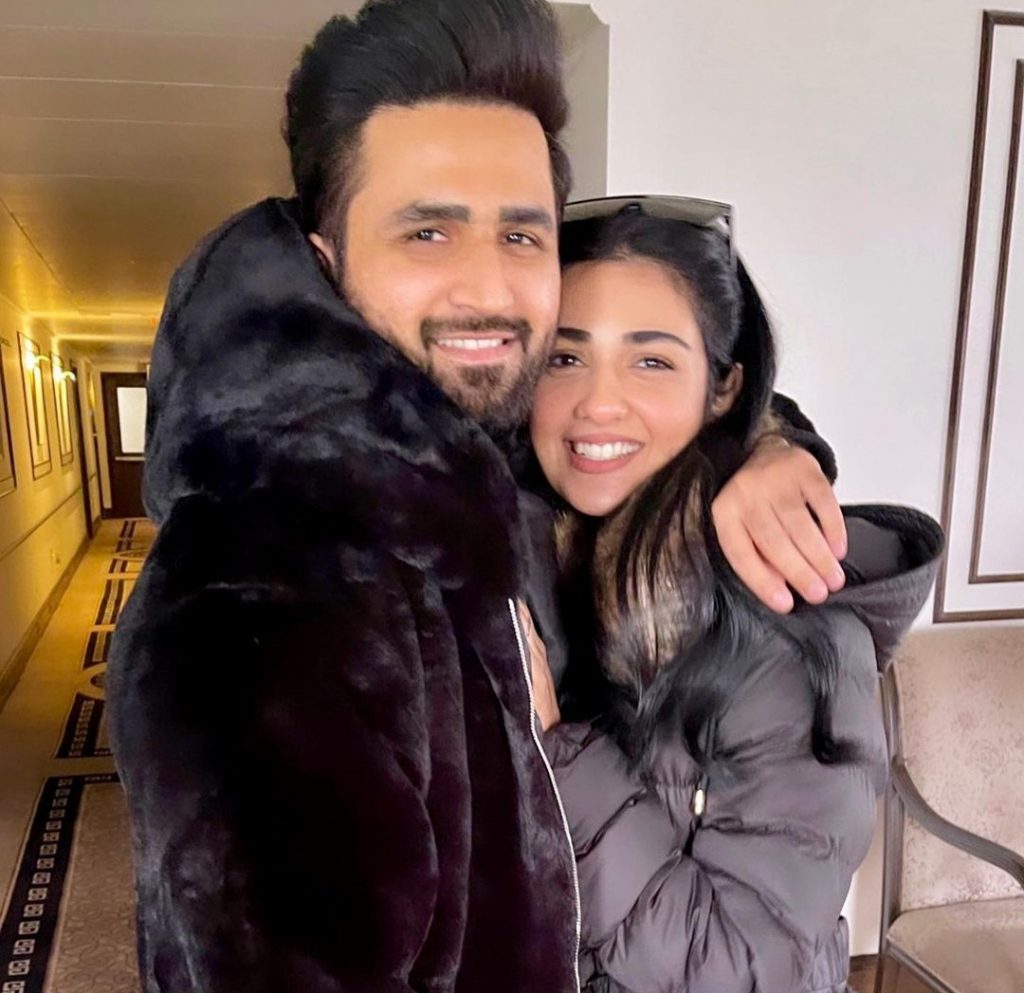 Falak Shabir Shares Selfies With Sarah Khan