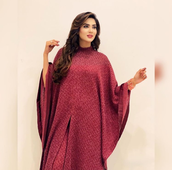 Fiza Ali Looks Chic In Long Turtle Neck Outfit