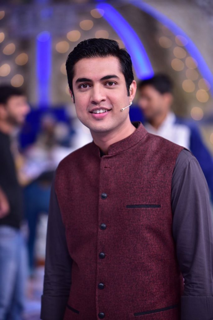 Celebrities Support Iqrar-ul-Hassan After Twitterati Demand An Apology Over His Tweets