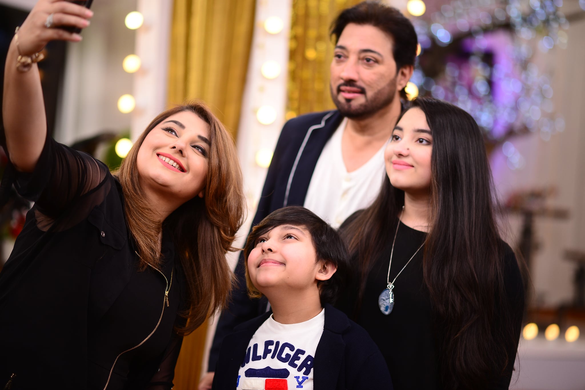 Beautiful Clicks of Javeria and Saud with Family from Good Morning Pakistan