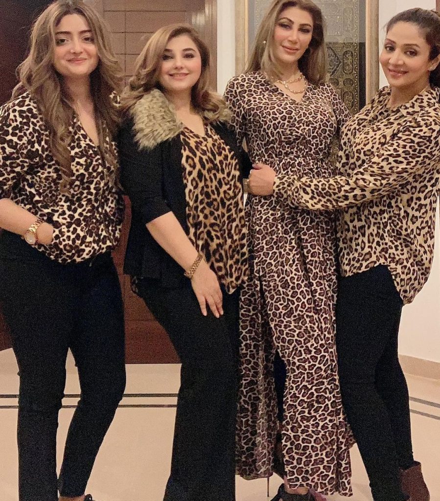 Javeria Saud Pictures With Friends