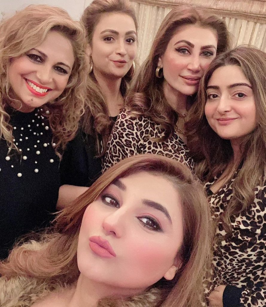 Javeria Saud Pictures With Friends