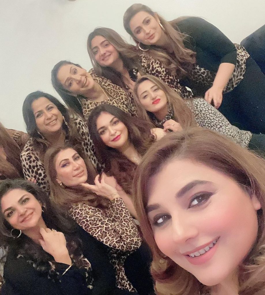 Javeria Saud Pictures With Friends