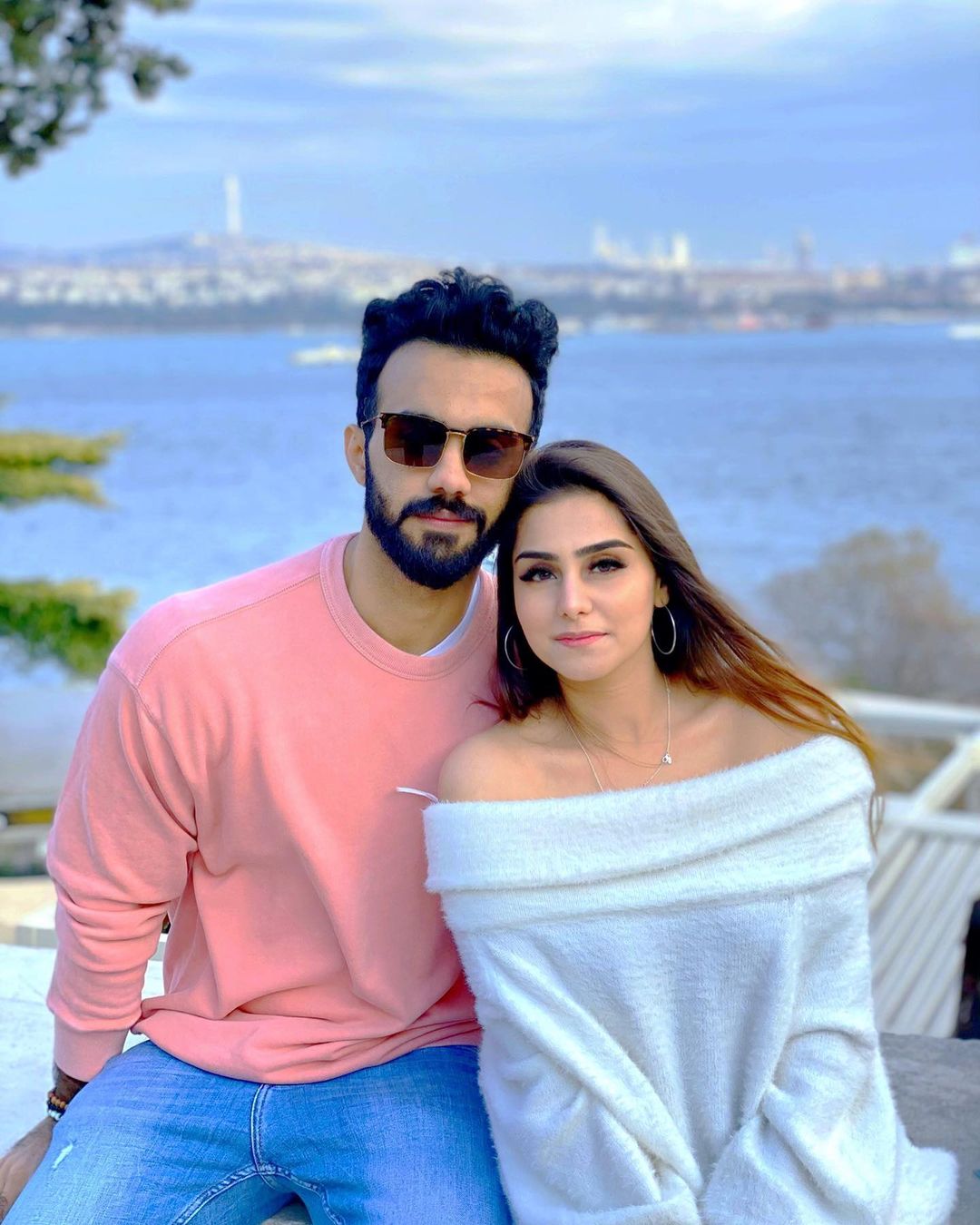 Aima Baig Sister Komal Baig Honeymoon Pictures