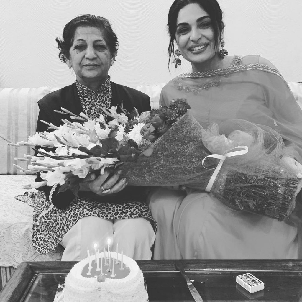 Meera Celebrated Her Mother's Birthday
