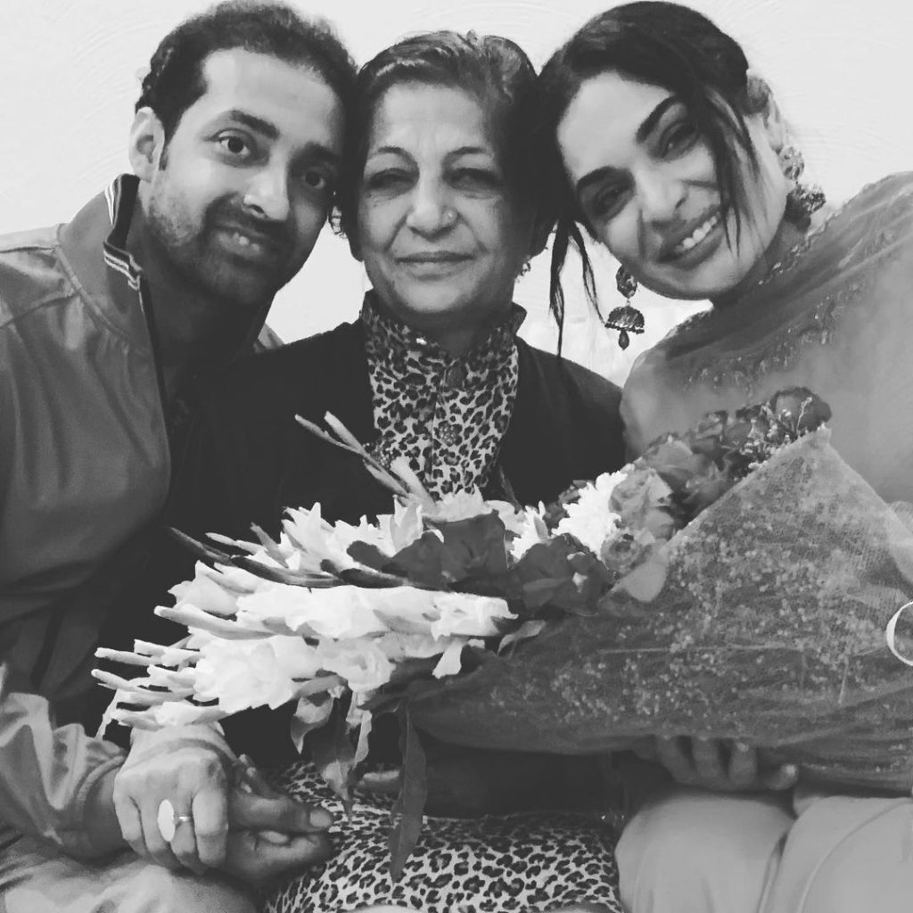 Meera Celebrated Her Mother's Birthday